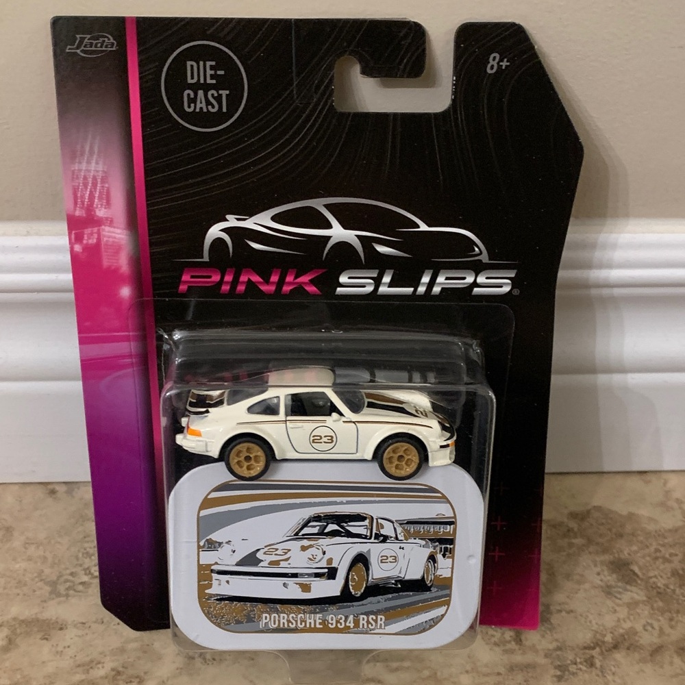 Jada Porsche 934 RSR White and Gold Die-Cast Model NEW